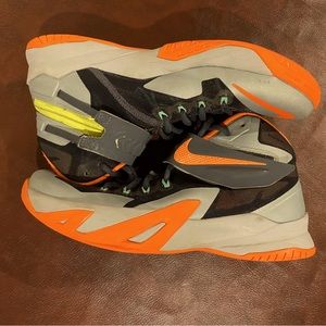 Lebron Soldier 8 Men’s Size 7.5